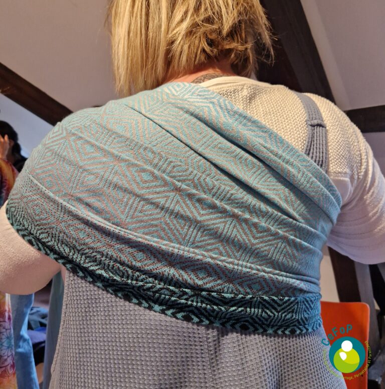 installation en ring sling en formation portage bébé