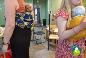 formation au portage des bébés en crèche