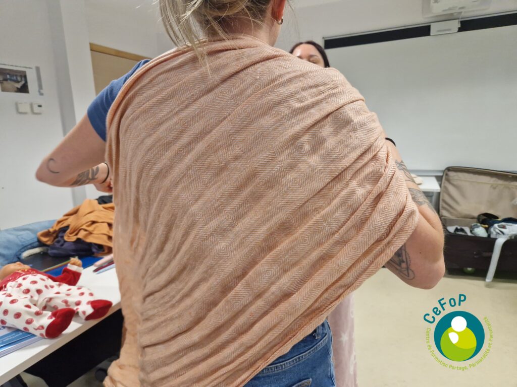 formation au portage des bébés en crèche à lyon
