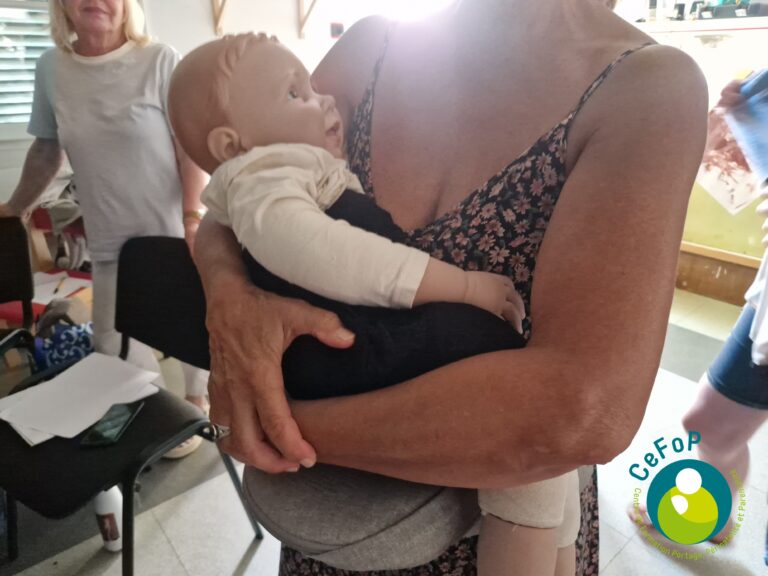 formation au portage des bébés en crèche à mulhouse