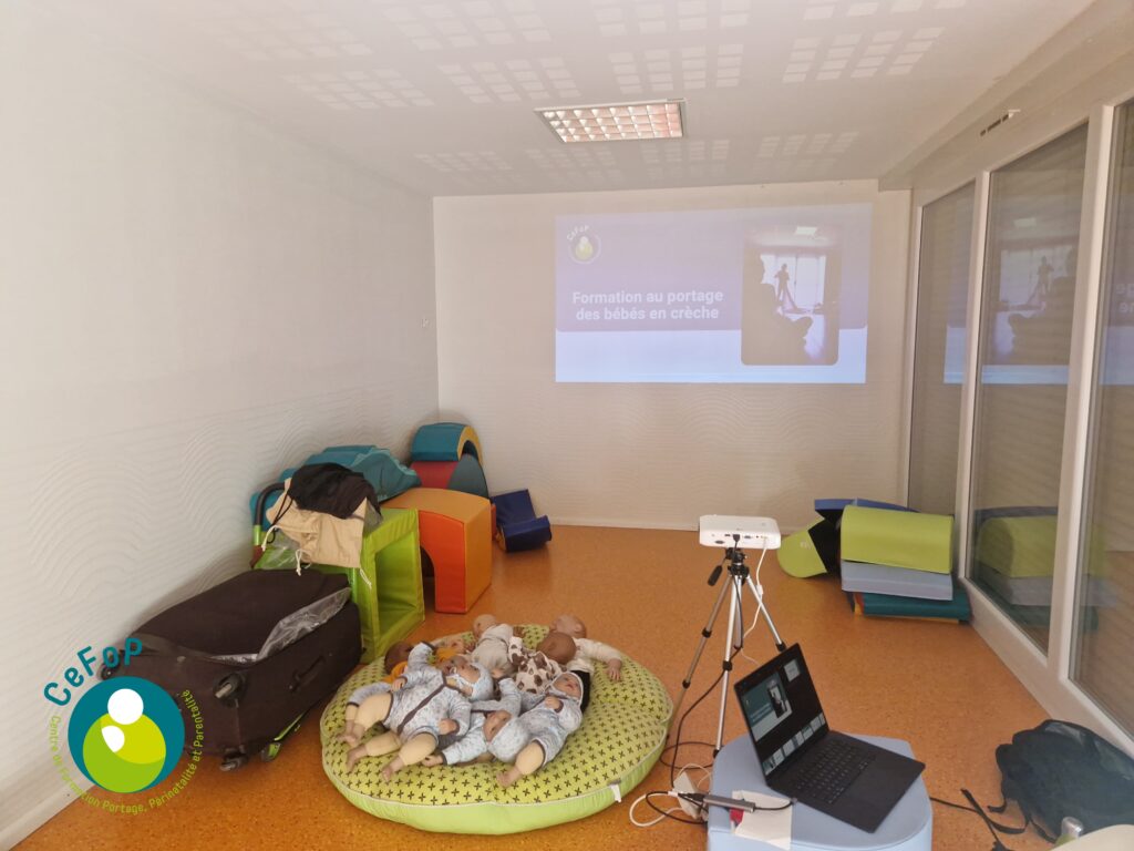 formation au portage des bébés en crèche mulhouse